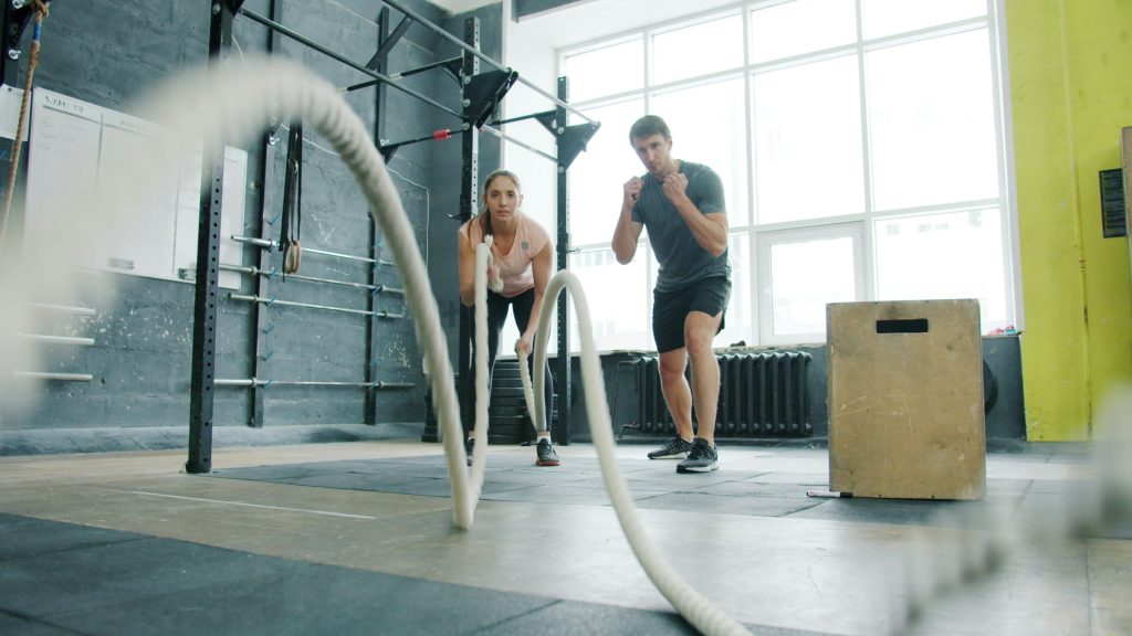 HYROX-Training im Hybrid Hub (Sled, Wall Balls, Rudern)